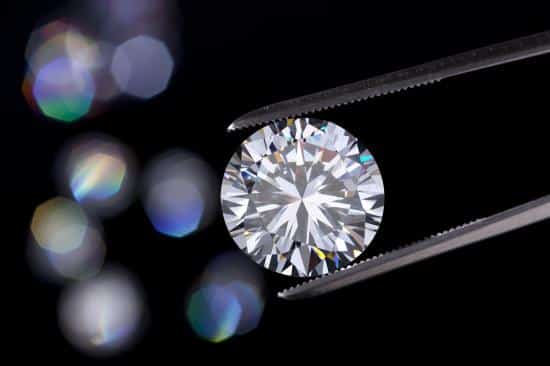 Kinh nghiệm mua kim cương tại điểm bán uy tín chất lượng